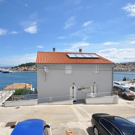 Vanesa Apartment *